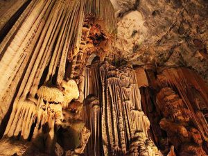 Garden Route - Cango Caves - Discovering Africa